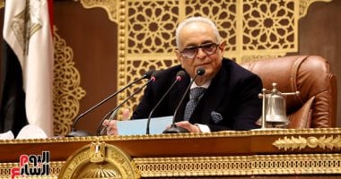 وكيل الشيوخ ينهي الجلسة العامة ويدعو لجلسة جديدة غداً الاثنين 2 وكيل الشيوخ ينهي الجلسة العامة ويدعو لجلسة جديدة غداً الاثنين