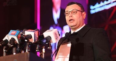 وزير الإسكان يتابع تنفيذ مشروع خط المياه من محطة تحلية البحر 2 وزير الإسكان يتابع تنفيذ مشروع خط المياه من محطة تحلية البحر