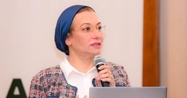 وزيرة البيئة: القرش الحوتي لا يشكل خطراً على الإنسان بعد ظهوره بدهب 2 وزيرة البيئة: القرش الحوتي لا يشكل خطراً على الإنسان بعد ظهوره بدهب