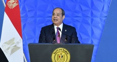 الرئيس السيسي يوقع قانون العمل الجديد 2 الرئيس السيسي يوقع قانون العمل الجديد