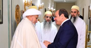 الرئيس السيسي يستقبل سلطان البهرة وأبنائه في الهند - فيديو 2 الرئيس السيسي يستقبل سلطان البهرة وأبنائه في الهند – فيديو