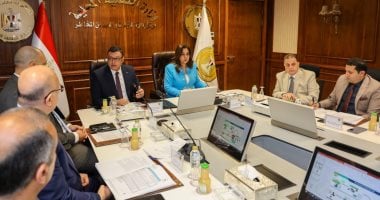 التنمية المحلية تأمر بتقليل تكلفة ومدة استخراج تراخيص المحال 2 التنمية المحلية تأمر بتقليل تكلفة ومدة استخراج تراخيص المحال