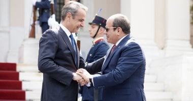 رئيس وزراء اليونان يرحب بصديقه الرئيس السيسي بسرور 2 رئيس وزراء اليونان يرحب بصديقه الرئيس السيسي بسرور