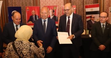 وزير العمل ومحافظ القاهرة يقدمان عقود عمل جديدة لذوي الهمم 2 وزير العمل ومحافظ القاهرة يقدمان عقود عمل جديدة لذوي الهمم