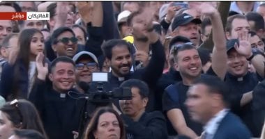 احتفالات في الفاتيكان بعد انتخاب بابا جديد من قبل الكرادلة - فيديو 2 احتفالات في الفاتيكان بعد انتخاب بابا جديد من قبل الكرادلة – فيديو