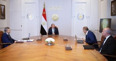 الرئيس السيسي يلتقي بأسامة ربيع ويستعرض آخر مستجدات حركة الملاحة في قناة السويس 2 الرئيس السيسي يلتقي بأسامة ربيع ويستعرض آخر مستجدات حركة الملاحة في قناة السويس