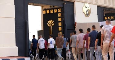توافد الطلاب على كلية الشرطة لأداء الاختبارات – صور