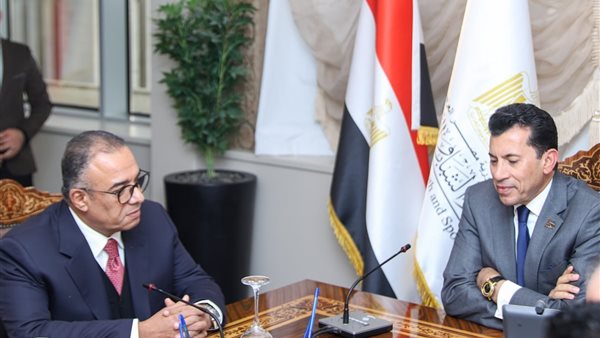 صبحي يؤكد أهمية وضع الضوابط لتطوير واستقرار كرة السلة المصرية