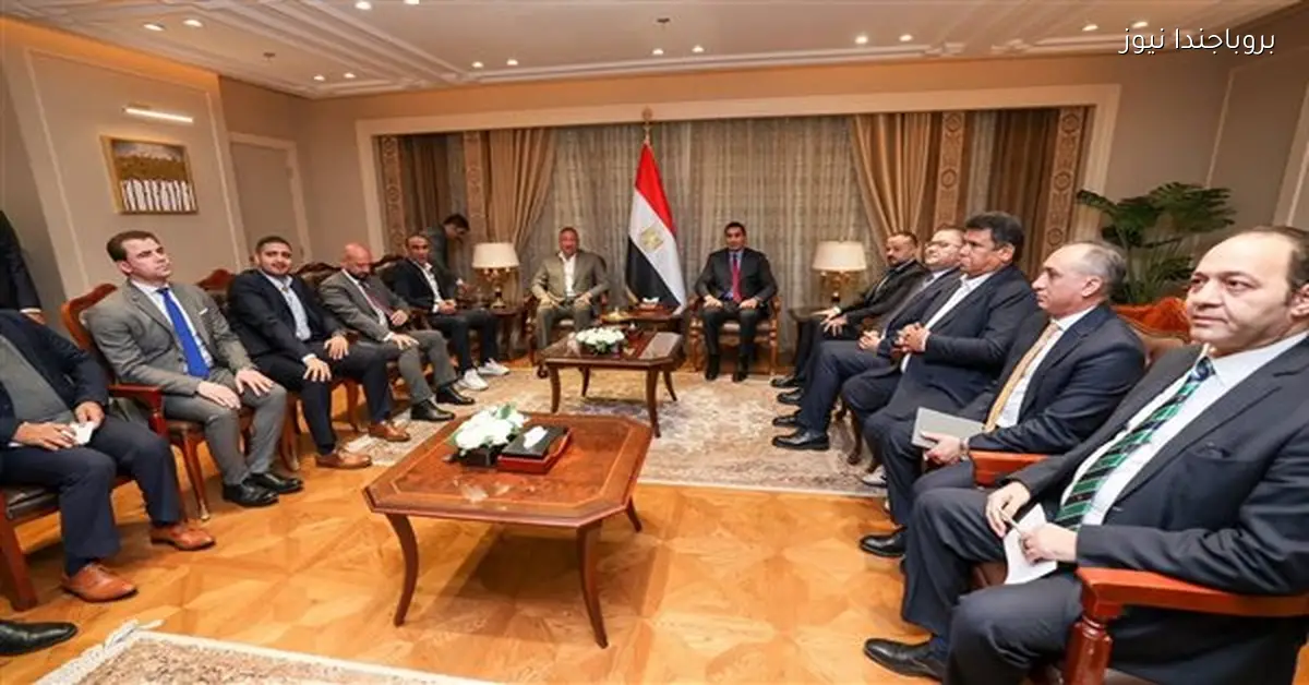 مجلس إدارة النادي الأهلي يهنئ وزير الشباب والرياضة خلال زيارته