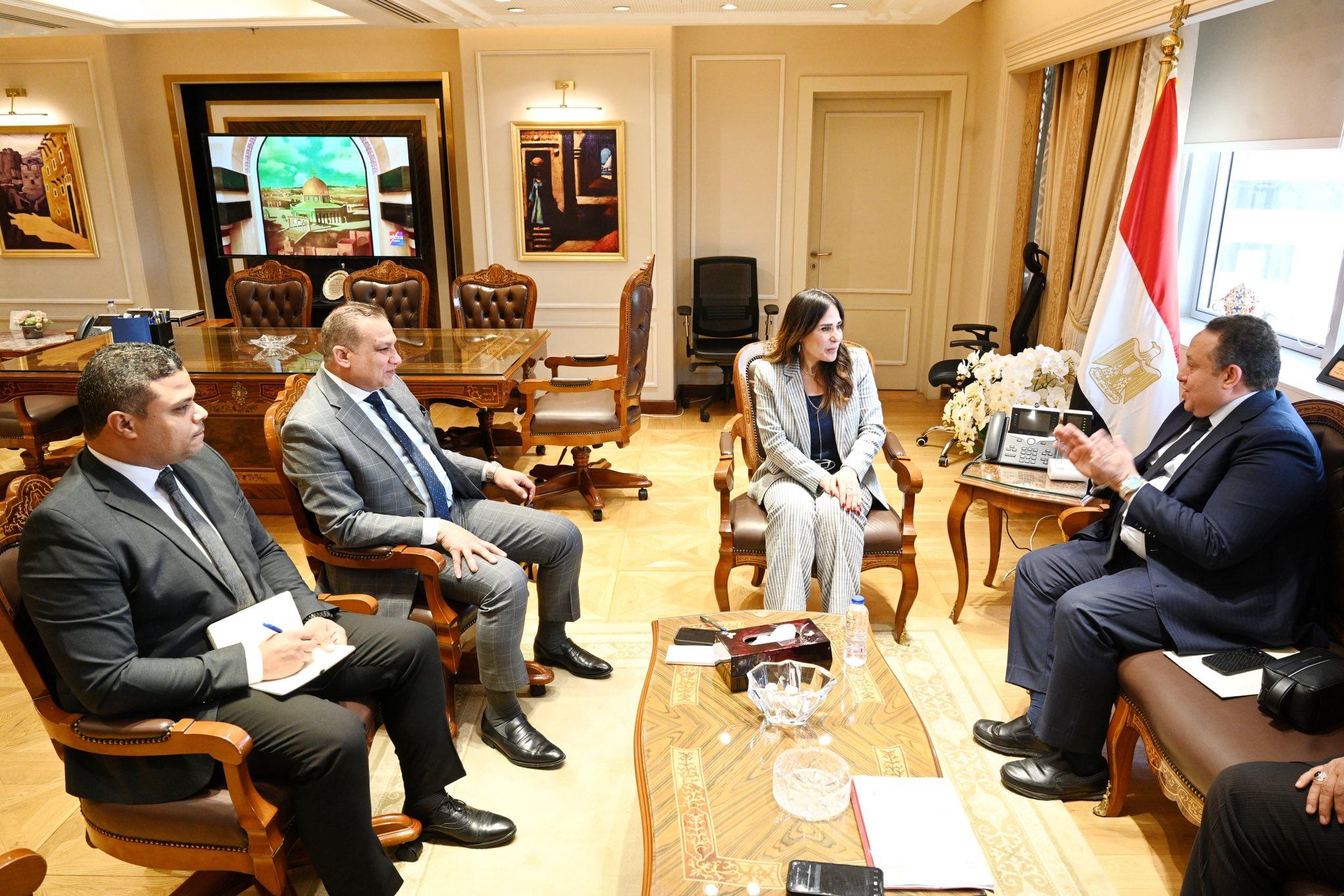 لقاء وزيرة الإسكان ونقيب المهندسين