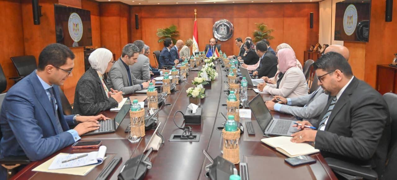 وزير الاستثمار مع سفيرة الاتحاد الأوروبي