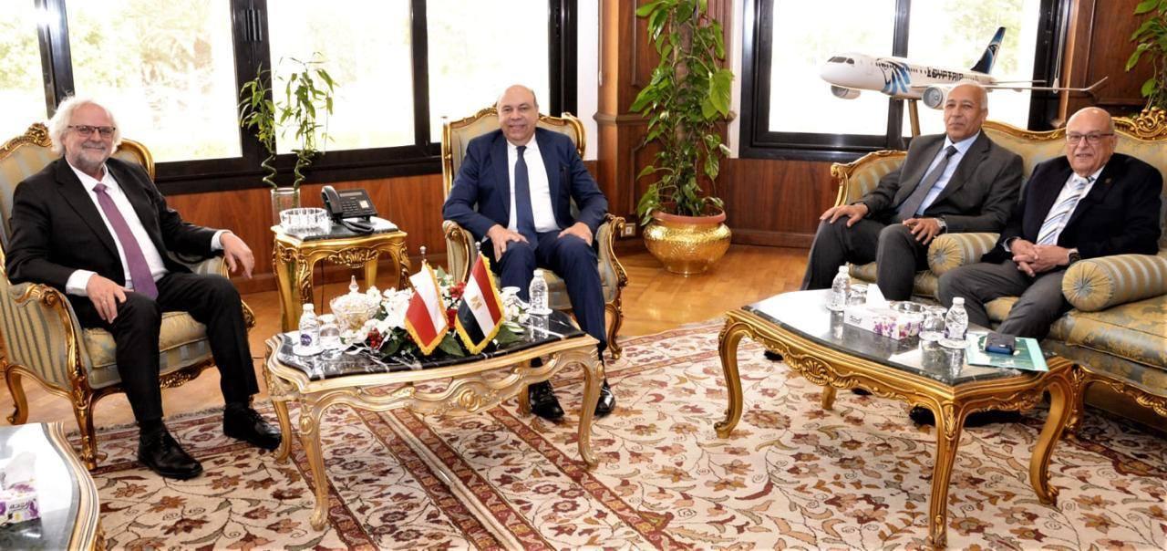 وزير الطيران وسفير دولة بولندا