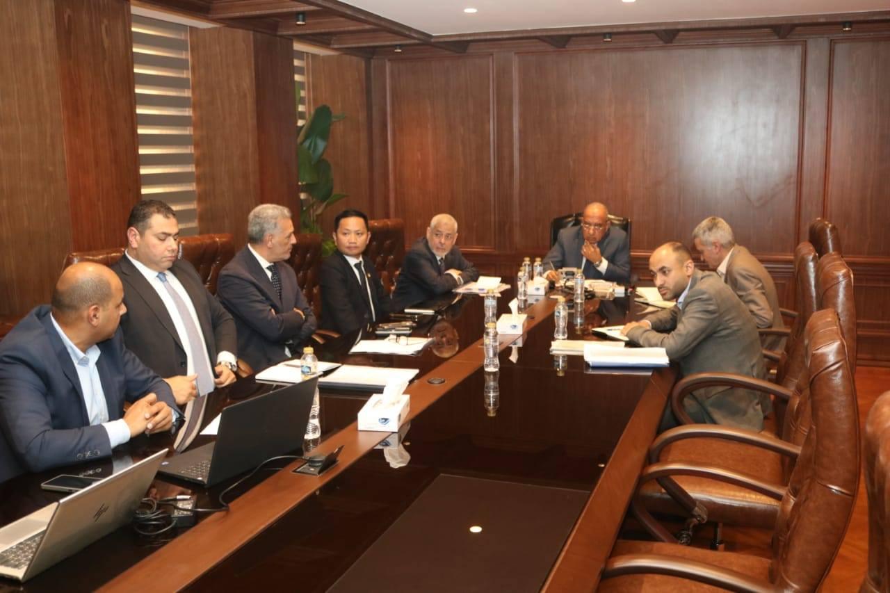لقاء وزير الكهرباء ووفد AMEA POWER