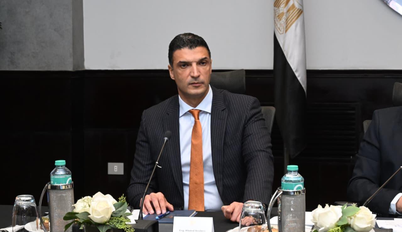وزراء الاستثمار والصناعة والمالية والتخطيط والعمل والسياحة