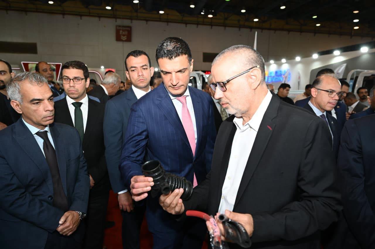 معرض الأهرام لسيارات النقل
