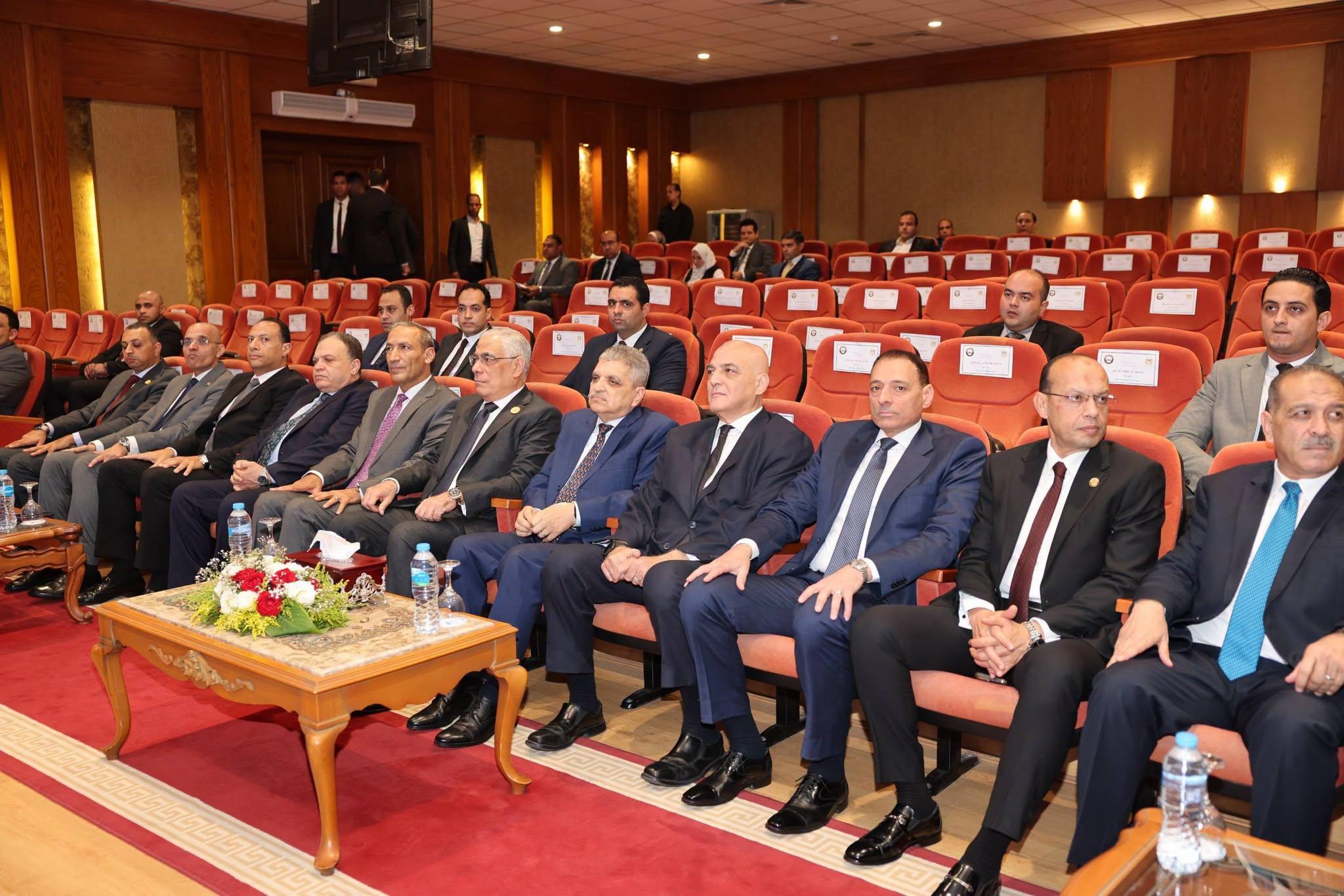 رئيس هيئة قناة السويس يستقبل النائب العام