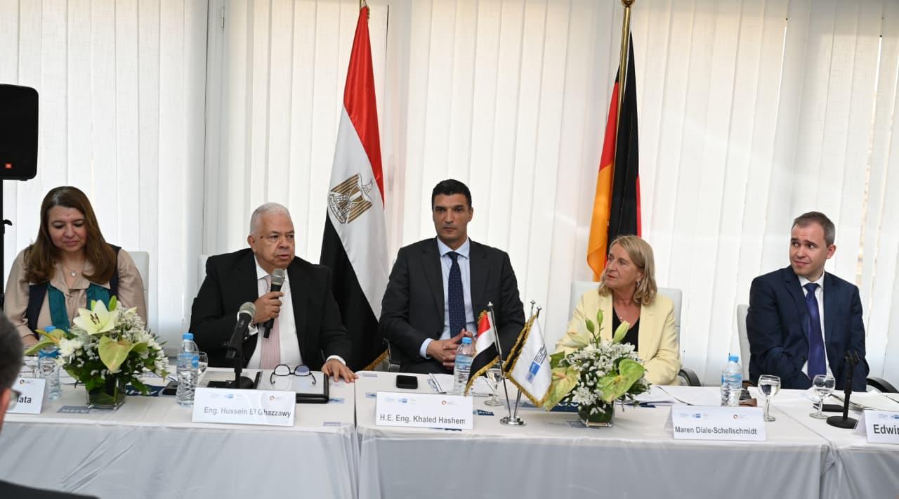 وزير الصناعة