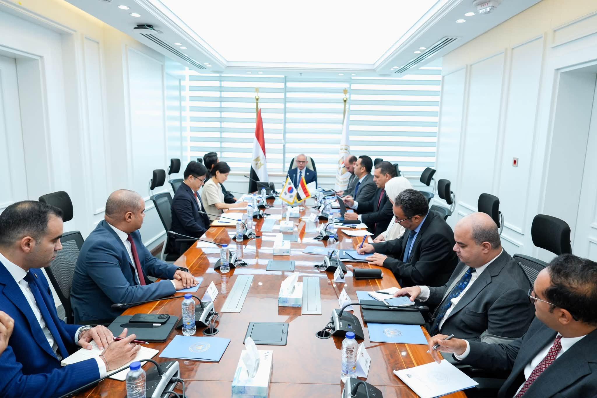 وزير الاستثمار وسفير جمهورية كوريا الجنوبية