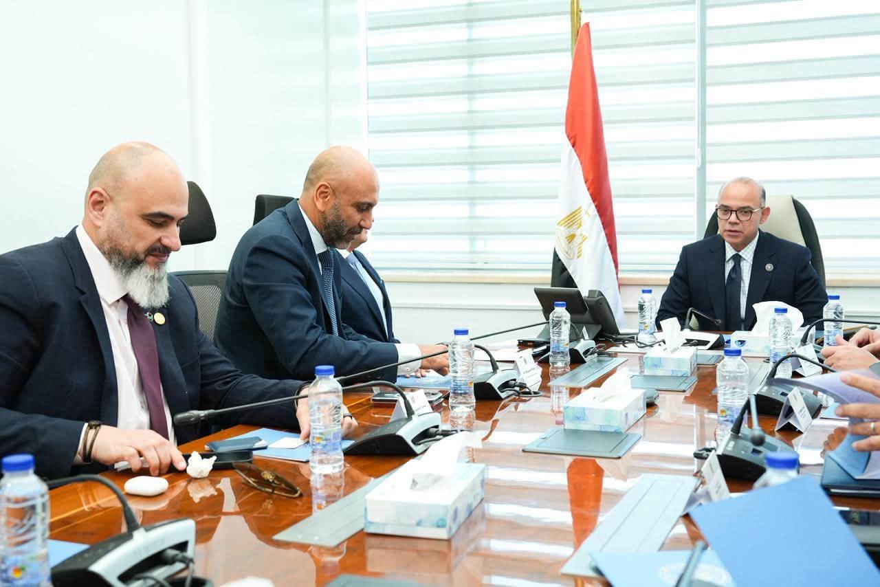 جانب من لقاء وزير الاستثمار