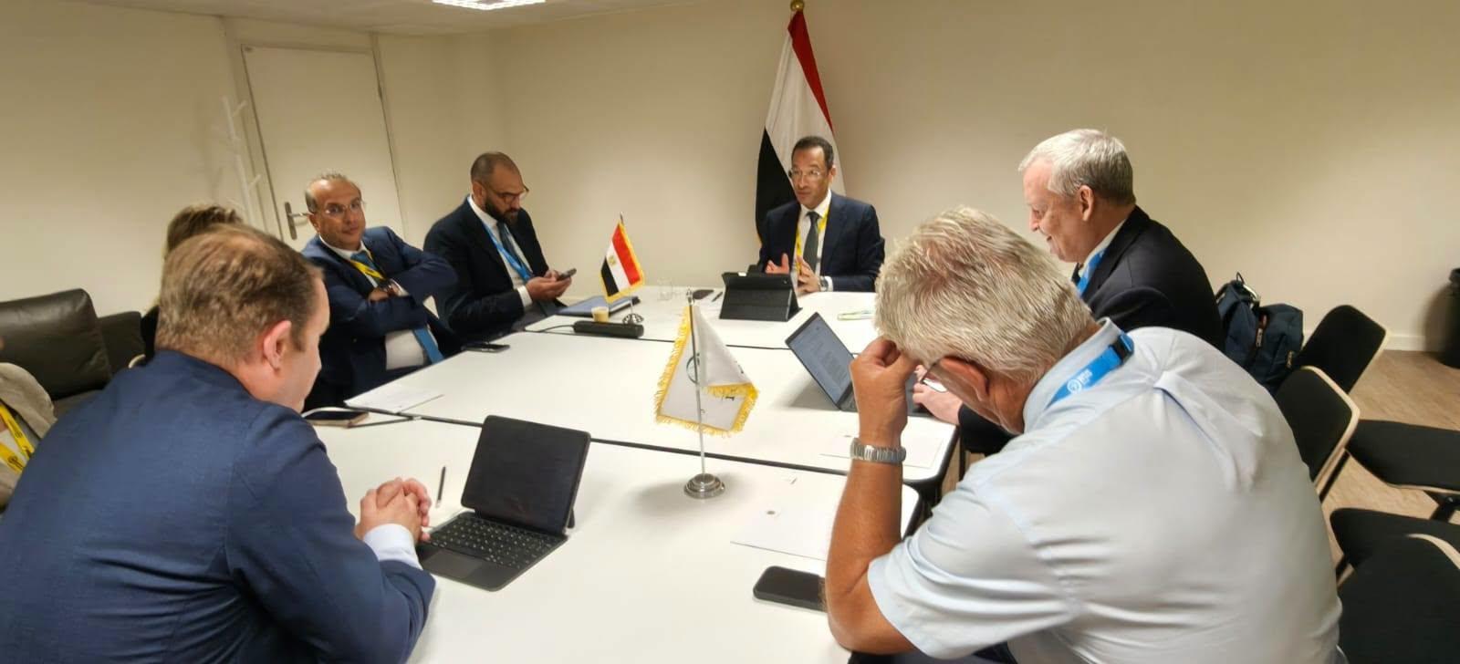 وزير الاتصالات