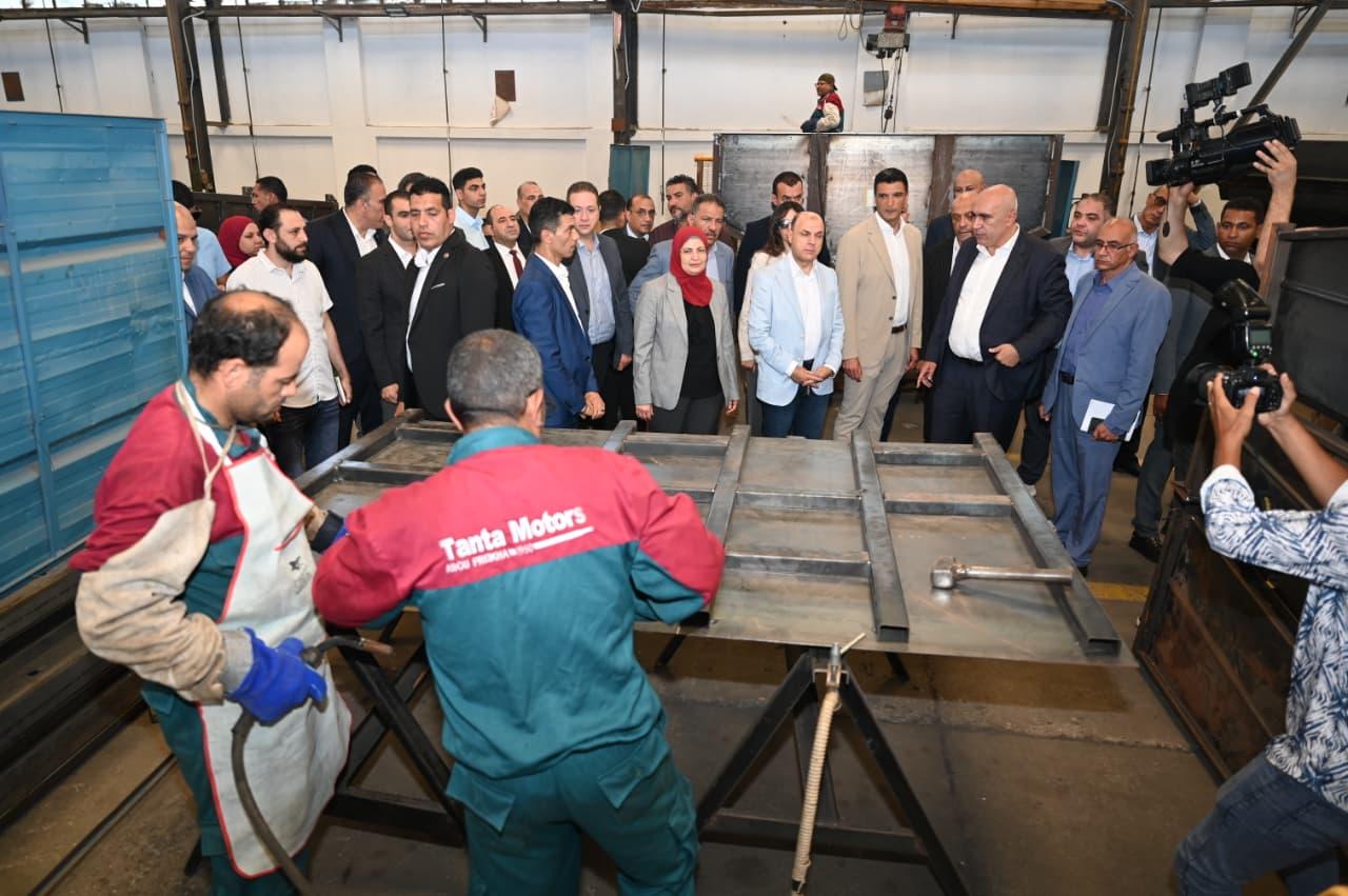 جولة وزير الصناعة في الغربية