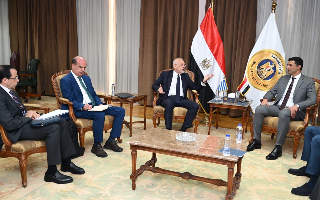 وزير الصناعة