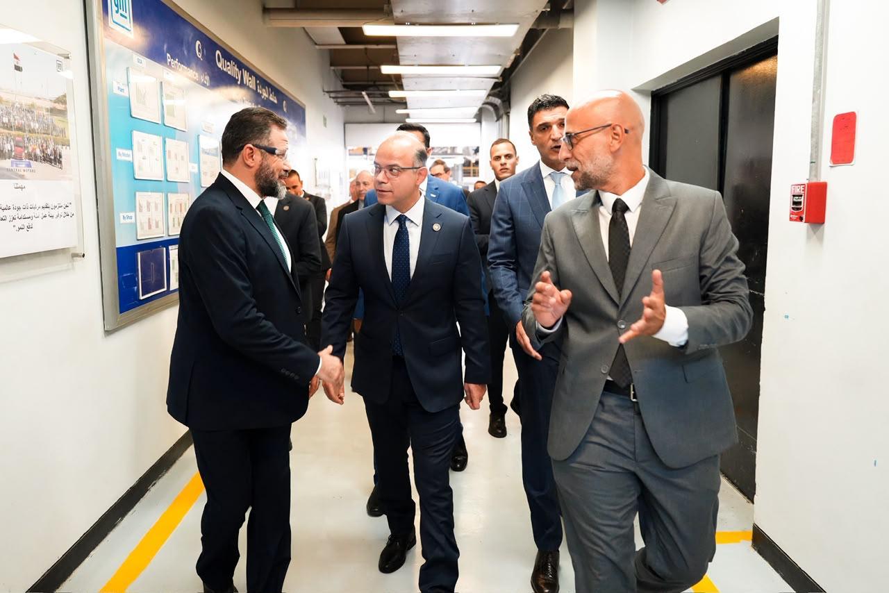 زيارة وزير الاستثمار لجنرال موتورز مصر