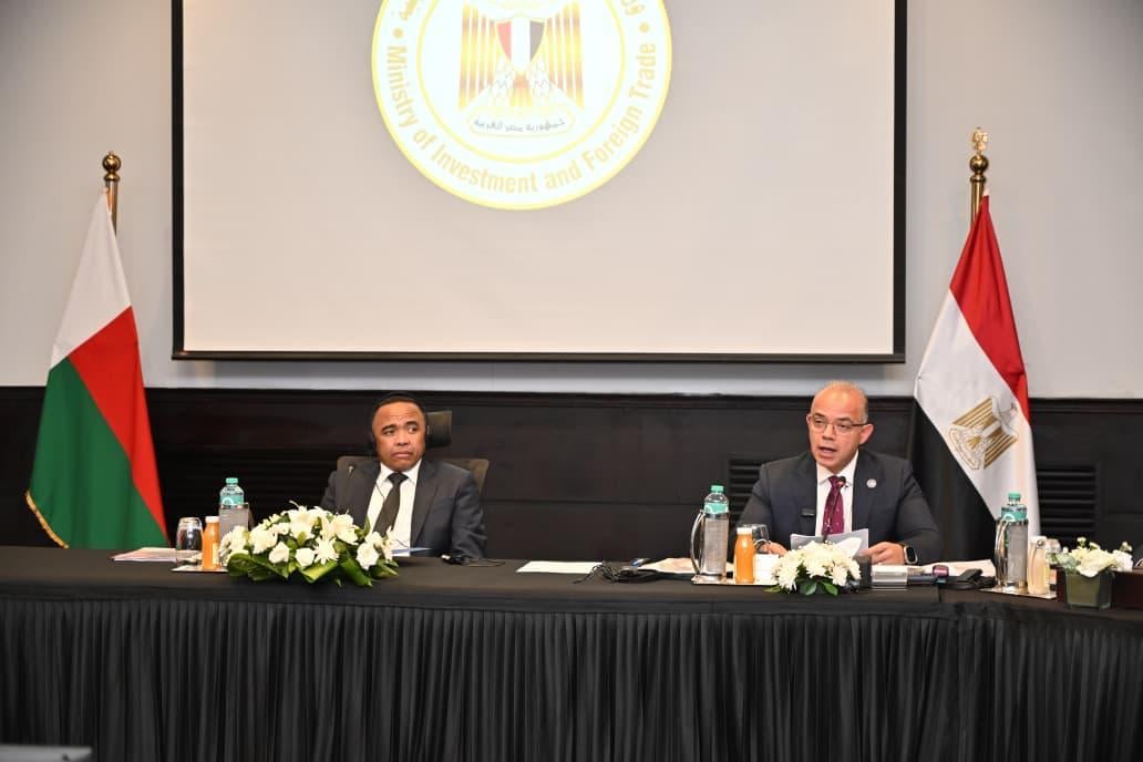 وزير الاستثمار والتجارة الخارجية ورئيس جمهورية مدغشقر
