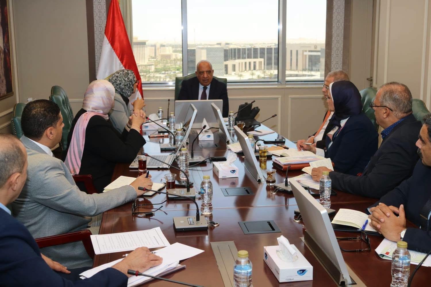 لقاء وزير الكهرباء ومحافظ الوادي الجديد