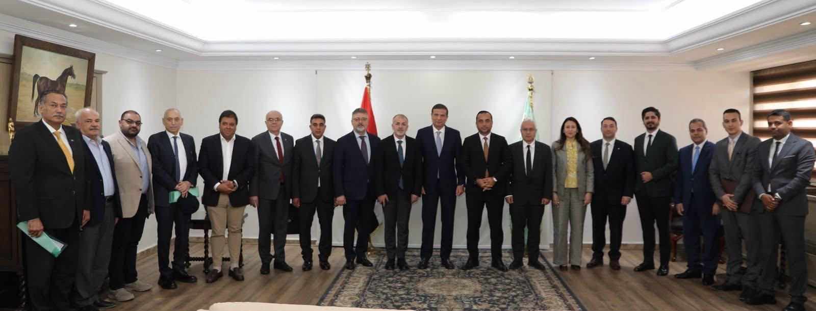 لقاء وزير الزراعة بوفد كبار رجال الأعمال والمستثمرين الأتراك