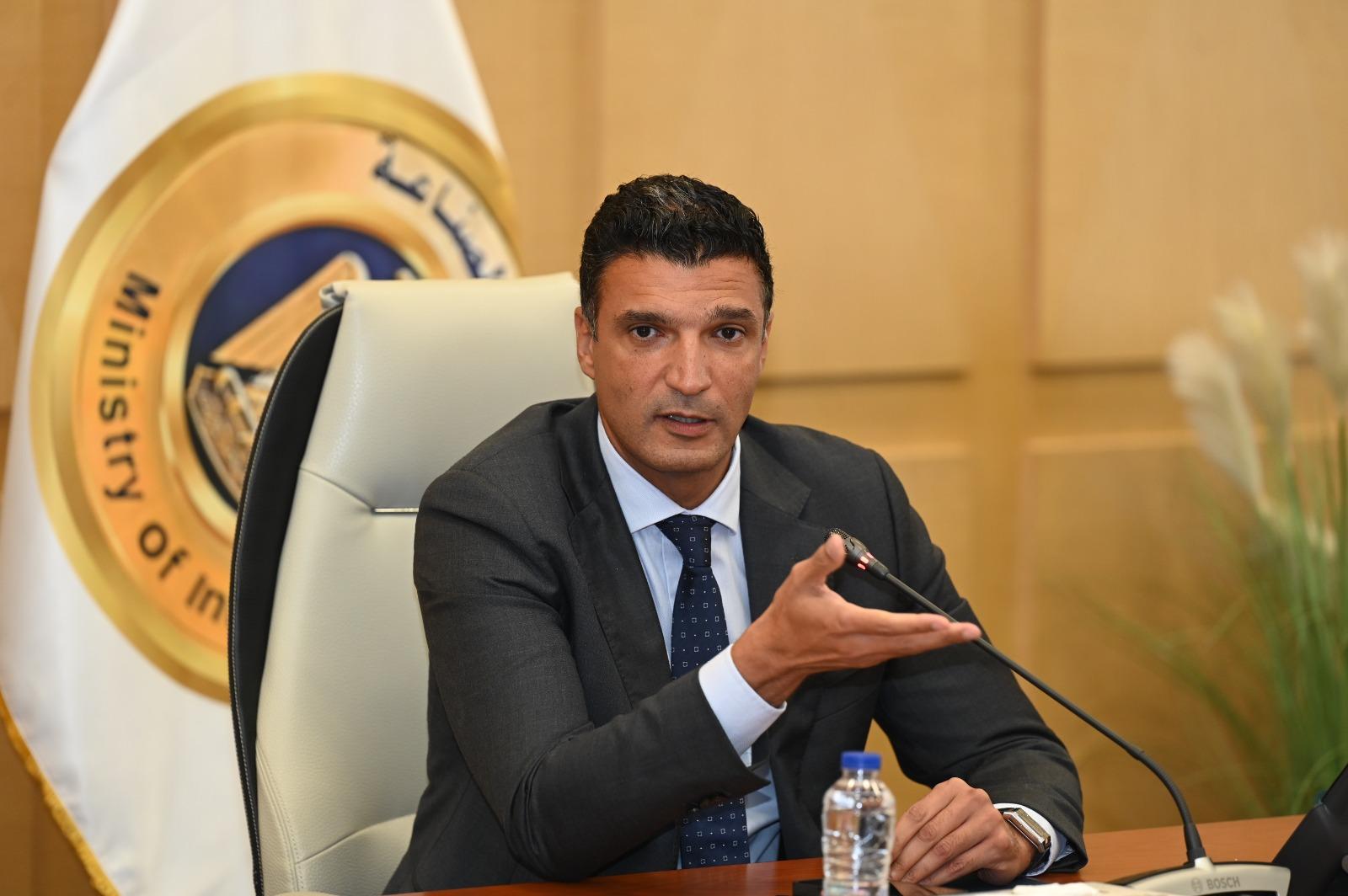 وزير الصناعة