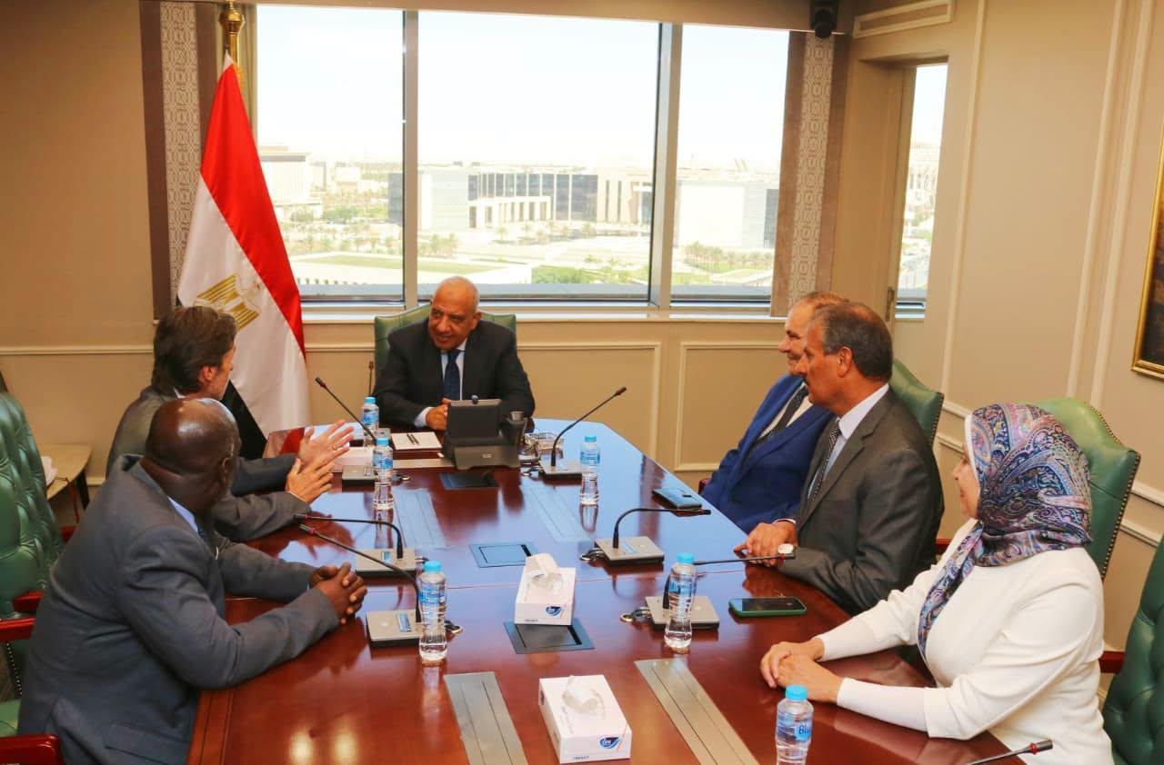 محمود عصمت وفيليب متزجر