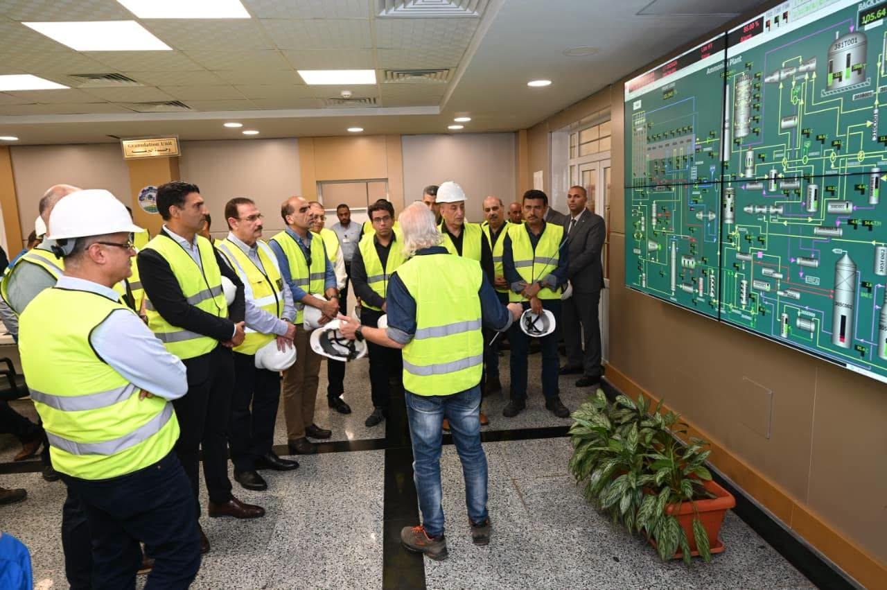 المهندس خالد هاشم وزير الصناعة في الإسكندرية