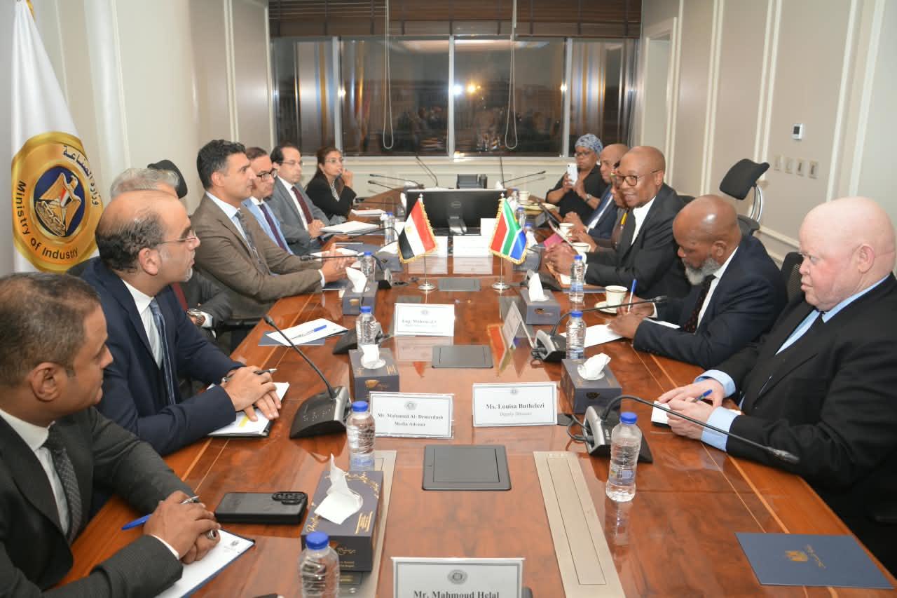 وزير الصناعة